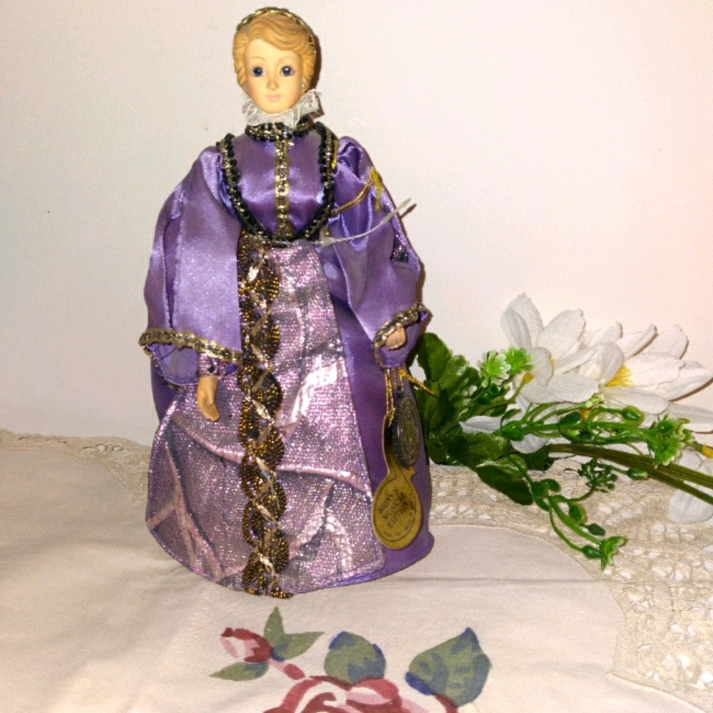 Viintage Brinns musical doll authentic collection